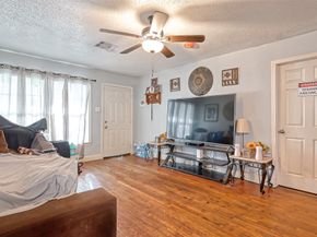 10434 Envoy Street, Houston TX 77016