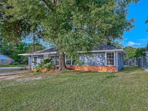 10434 Envoy Street, Houston TX 77016