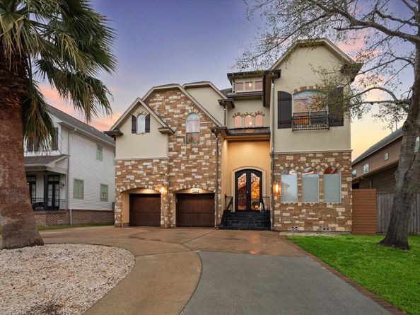 3822 Drummond Street, Houston TX 77025