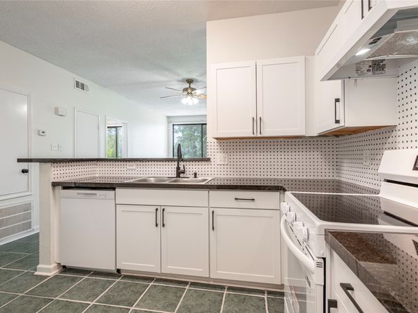 8153 Sands Point Drive 115, Houston TX 77036