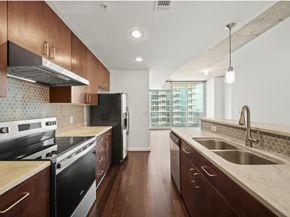 5925 Almeda Road 11508, Houston TX 77004