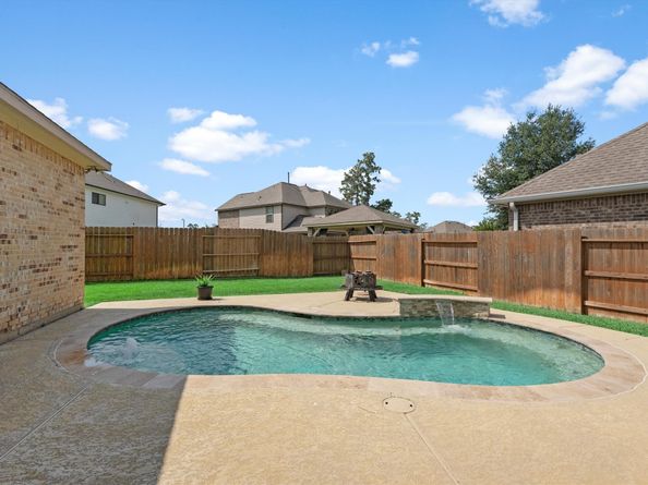 2752 Sterling Heights Lane, Conroe TX 77385