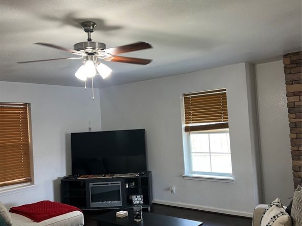 1119 Twin Falls Road, Houston TX 77088