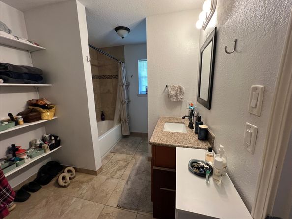 1119 Twin Falls Road, Houston TX 77088