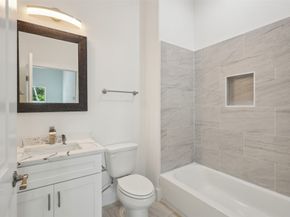 3011 Sparrow Street A/B, Houston TX 77051