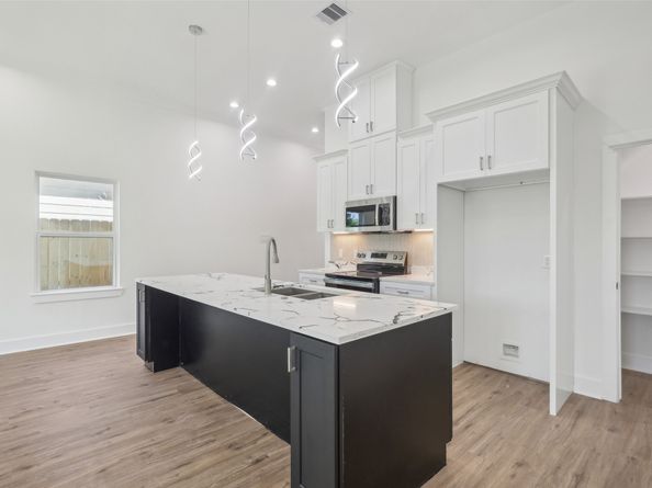 3011 Sparrow Street A/B, Houston TX 77051