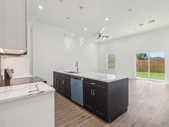 3011 Sparrow Street A/B, Houston TX 77051