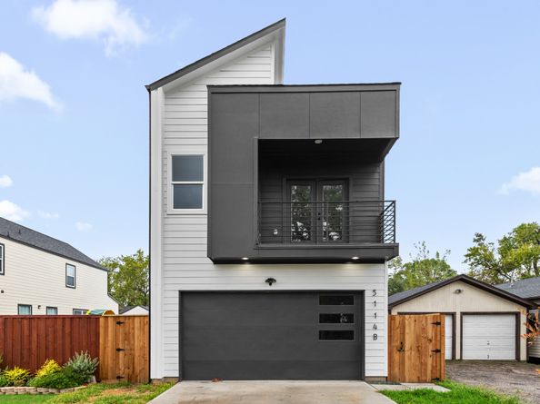 5114 Golden Forest Dr B, Houston TX 77091