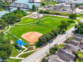 6835 Avenue S, Houston TX 77011