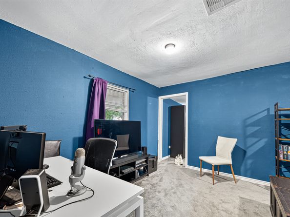 6835 Avenue S, Houston TX 77011