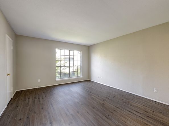 2228 S Piney Point Road 107, Houston TX 77063