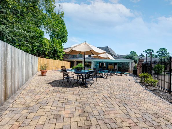 2228 S Piney Point Road 107, Houston TX 77063