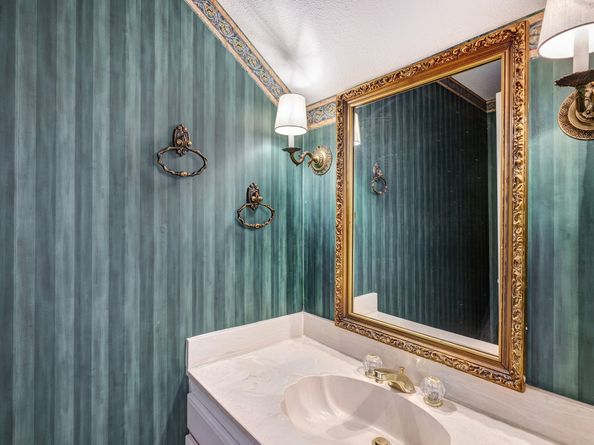 2228 S Piney Point Road 107, Houston TX 77063