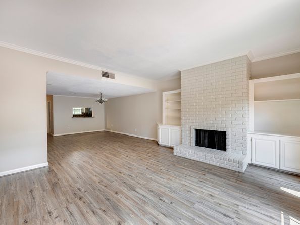 2228 S Piney Point Road 107, Houston TX 77063