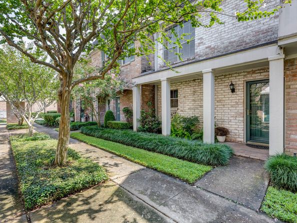 2228 S Piney Point Road 107, Houston TX 77063
