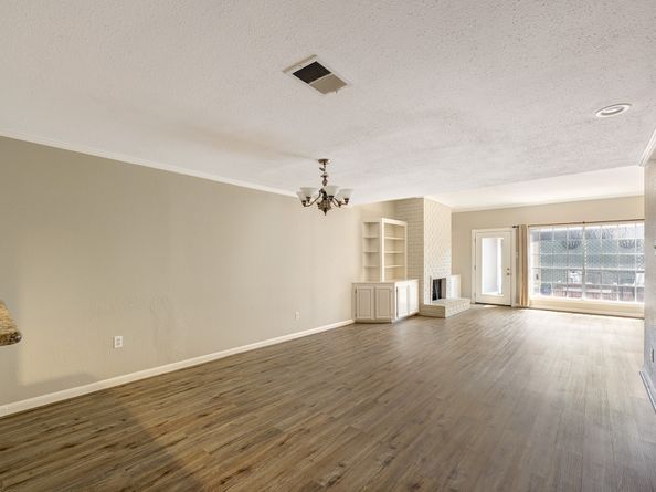 2228 S Piney Point Road 107, Houston TX 77063