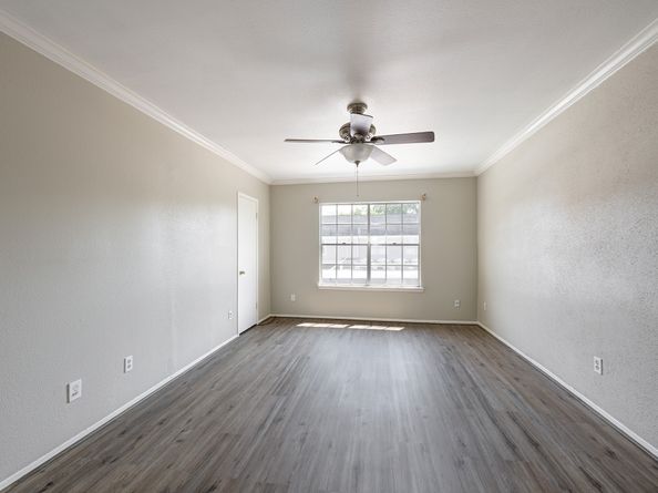 2228 S Piney Point Road 107, Houston TX 77063