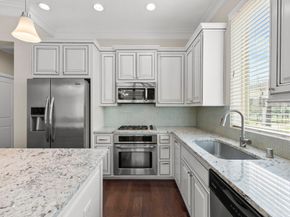 702 N Shepherd Drive, Houston TX 77007