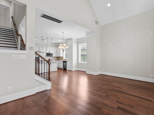 702 N Shepherd Drive, Houston TX 77007