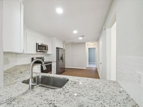 2506 Colonial Ridge Drive, Friendswood TX 77546