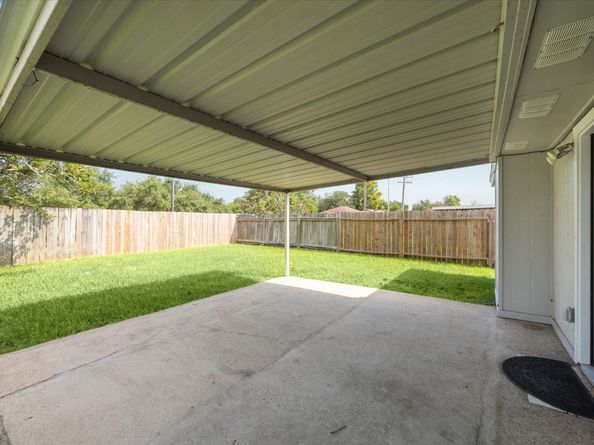 2506 Colonial Ridge Drive, Friendswood TX 77546