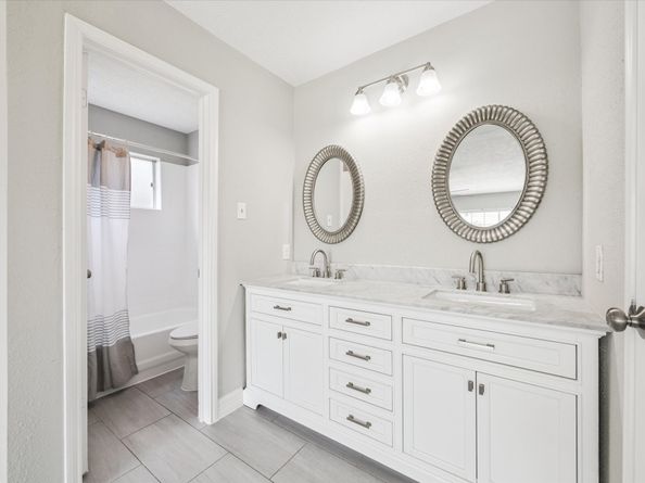2506 Colonial Ridge Drive, Friendswood TX 77546