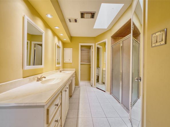 8018 Candle Lane, Houston TX 77071