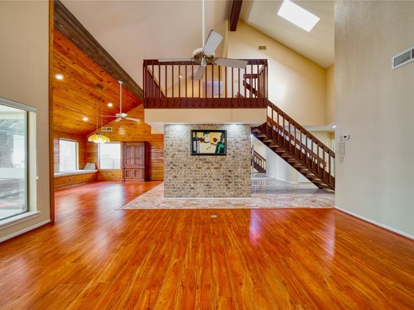 8018 Candle Lane, Houston TX 77071
