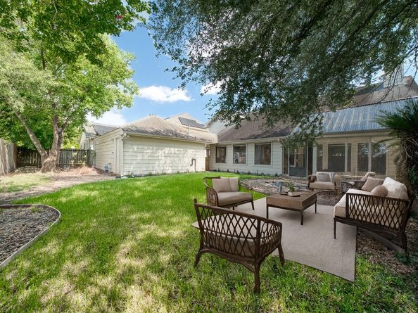 8018 Candle Lane, Houston TX 77071