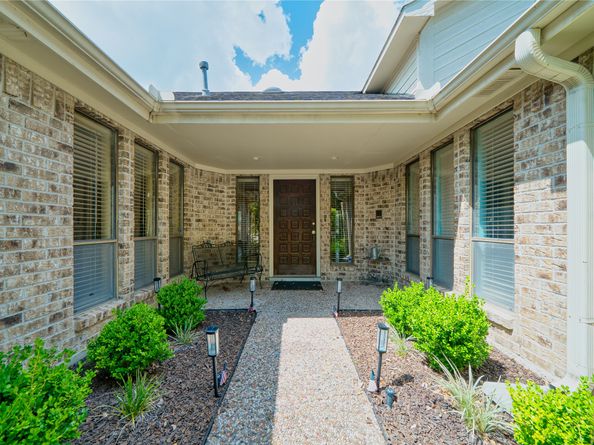 8018 Candle Lane, Houston TX 77071