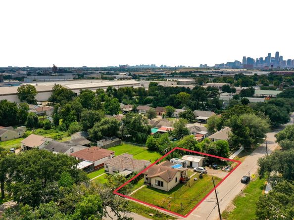 1102 Gazin Street, Houston TX 77020