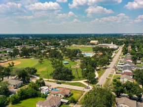 1102 Gazin Street, Houston TX 77020