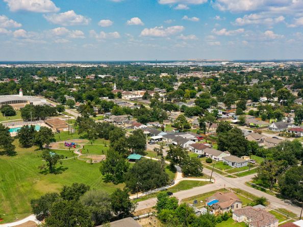 1102 Gazin Street, Houston TX 77020