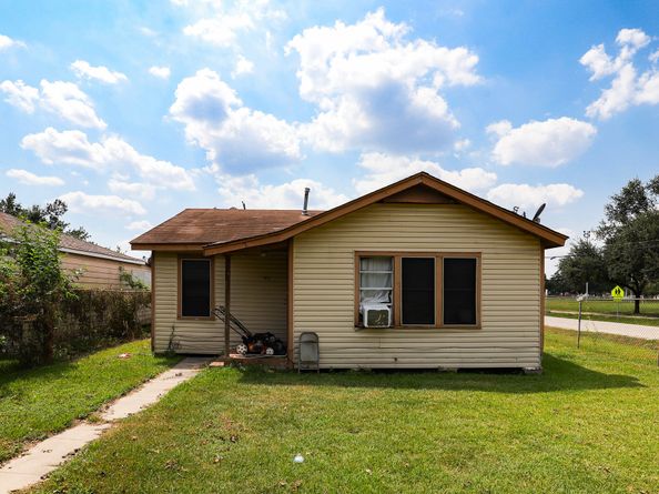 1102 Gazin Street, Houston TX 77020