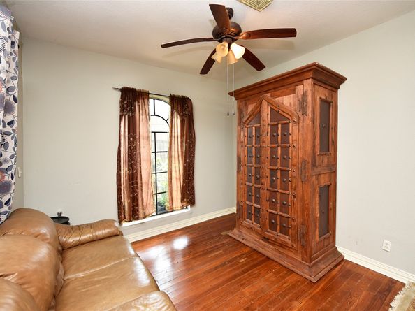 4104 Walker Street, Houston TX 77023