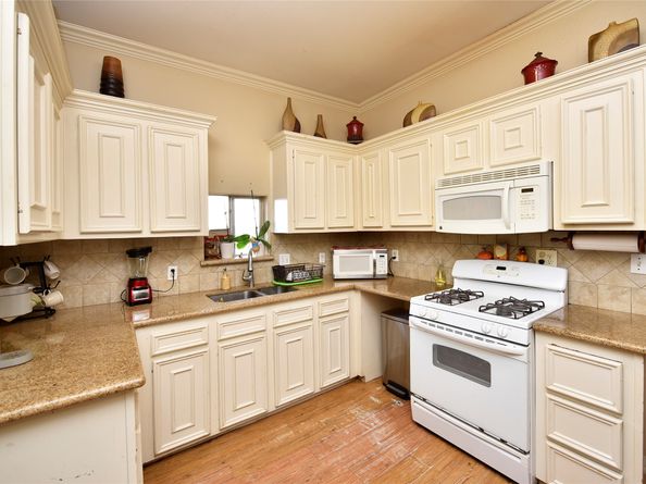 4104 Walker Street, Houston TX 77023