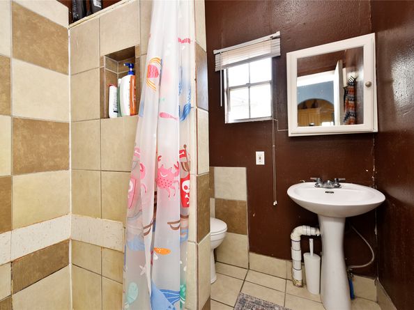 4104 Walker Street, Houston TX 77023