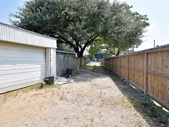 4104 Walker Street, Houston TX 77023