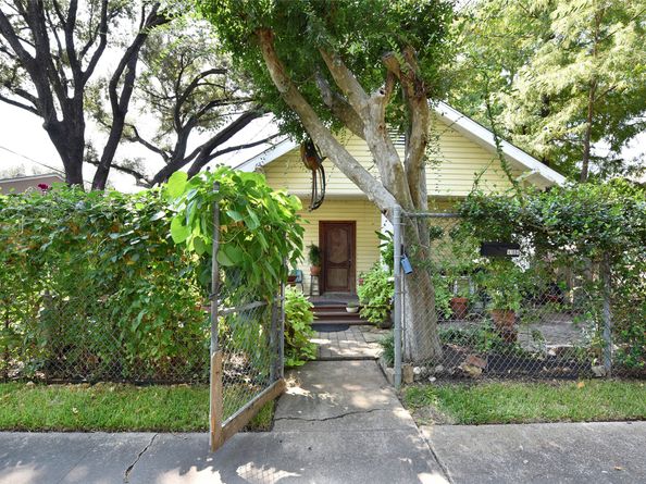 4104 Walker Street, Houston TX 77023
