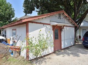 4104 Walker Street, Houston TX 77023