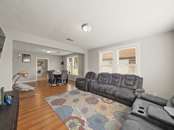 5307 Crane Street, Houston TX 77026