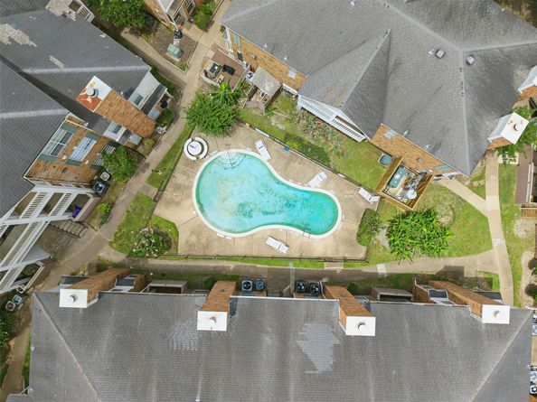 2626 Holly Hall Street 1102, Houston TX 77054