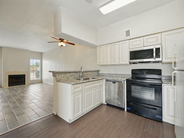 2626 Holly Hall Street 1102, Houston TX 77054