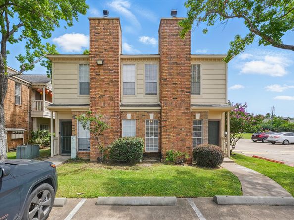 2626 Holly Hall Street 1102, Houston TX 77054