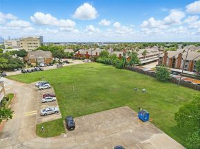 2626 Holly Hall Street 1102, Houston TX 77054