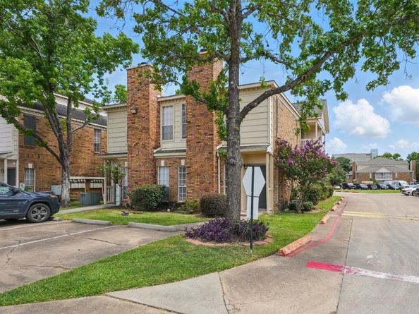 2626 Holly Hall Street 1102, Houston TX 77054