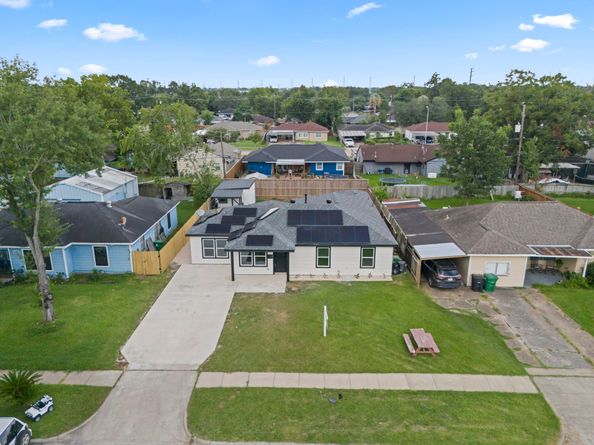 1127 Roper Street, Houston TX 77034