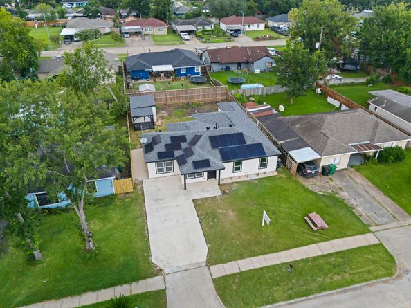 1127 Roper Street, Houston TX 77034