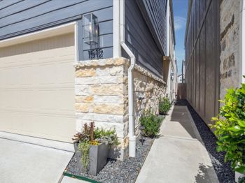 1512 Parkland Oak Drive