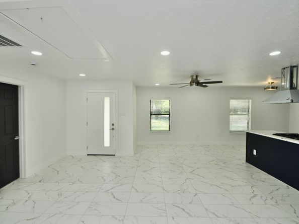 7133 Evans Street, Houston TX 77061